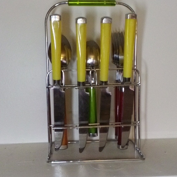 🩷NWOB🩷 17 PIECE DINNERWARE 🫶 - Picture 2 of 2